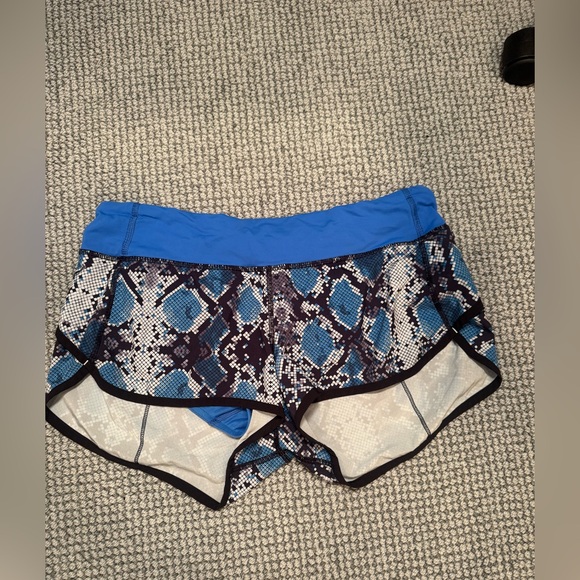🦋LULULEMON SPEED SHORTS🦋 - Picture 3 of 6